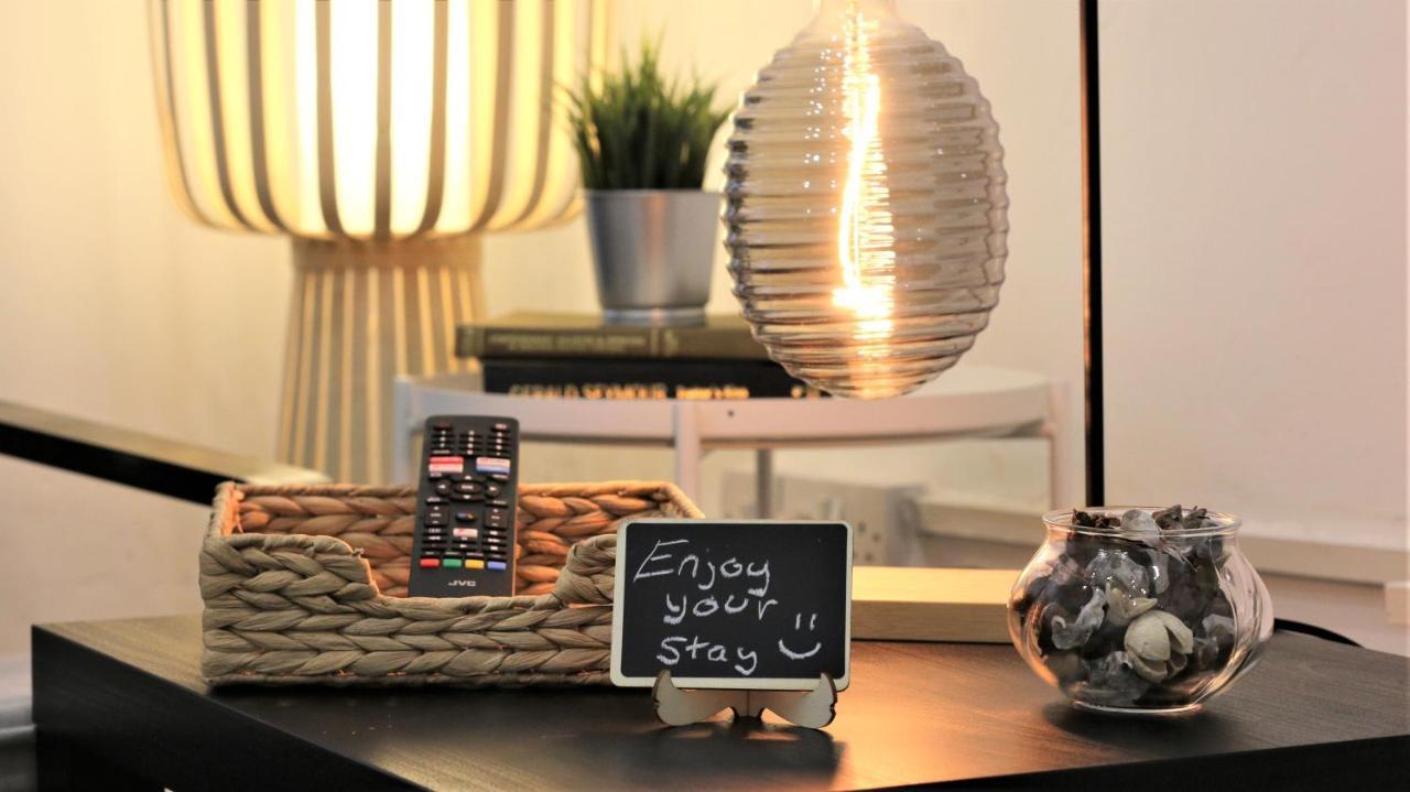 Free Local Parking - Fast Wifi - Sleeps 10 Guests By Property Promise Κάρντιφ Εξωτερικό φωτογραφία