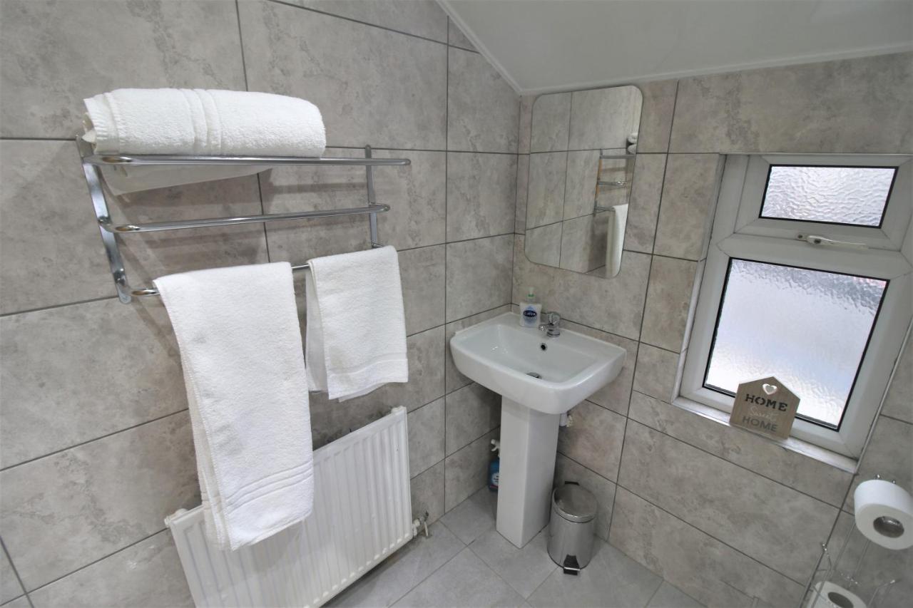 Free Local Parking - Fast Wifi - Sleeps 10 Guests By Property Promise Κάρντιφ Εξωτερικό φωτογραφία