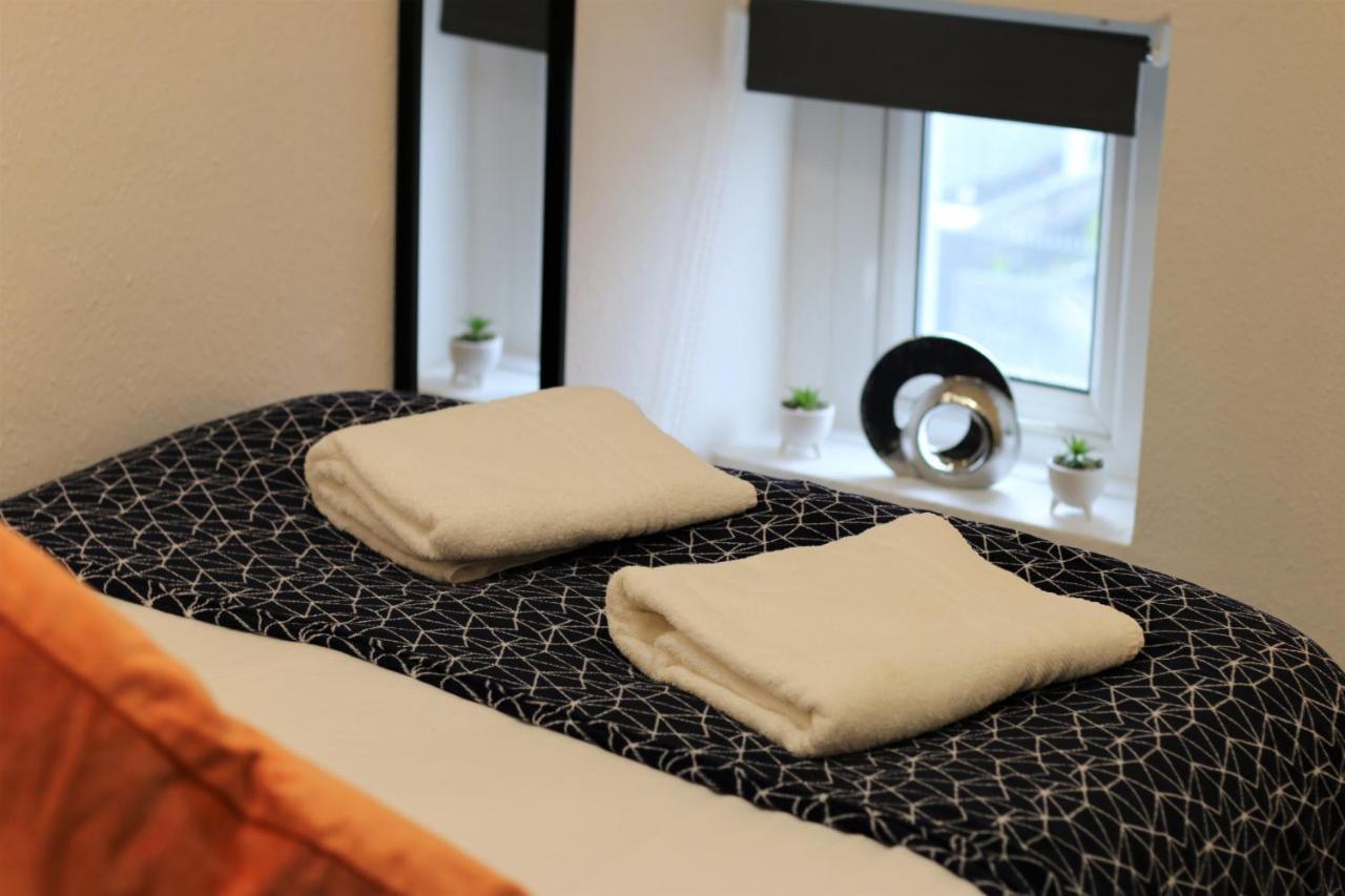 Free Local Parking - Fast Wifi - Sleeps 10 Guests By Property Promise Κάρντιφ Εξωτερικό φωτογραφία