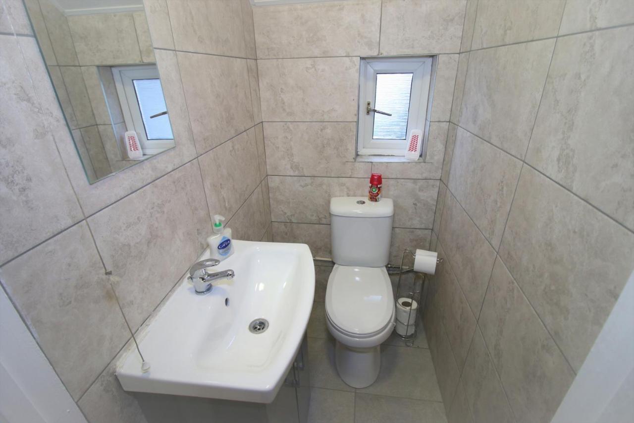 Free Local Parking - Fast Wifi - Sleeps 10 Guests By Property Promise Κάρντιφ Εξωτερικό φωτογραφία
